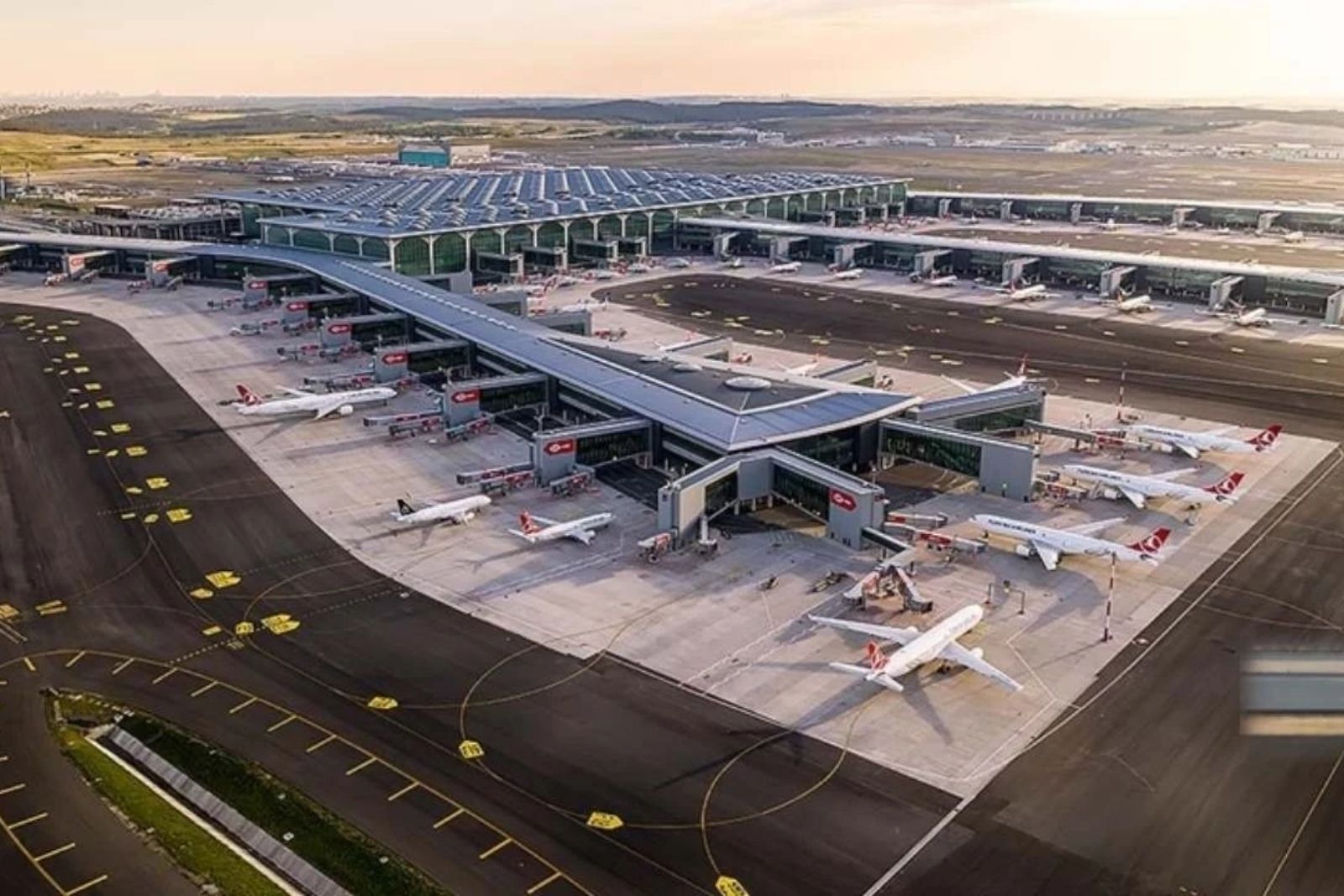 Türkiye genelindeki havalimanları 10 ayda 211 milyon yolcuya hizmet verdi