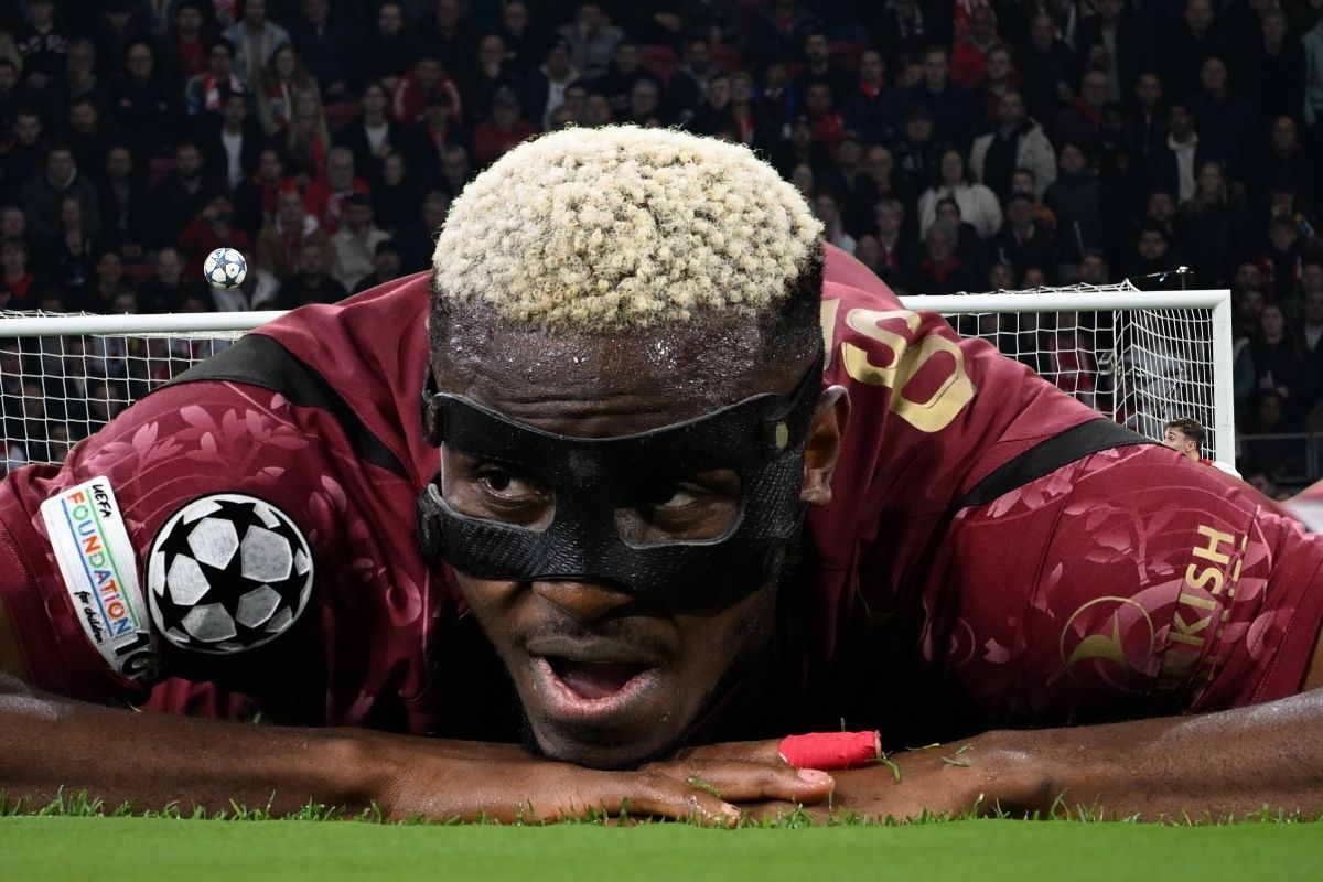 Galatasaray, Victor Osimhen'in hat trick yaptığı maçta Ajax'ı deplasmanda yendi, Şampiyonlar Ligi'nde üst üste üçüncü galibiyetini elde etti