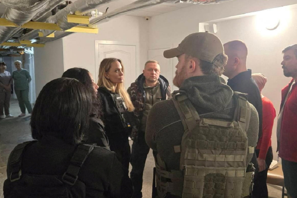 Angelina Jolie'nin Ukrayna ziyaretinde şoförü zorla askere alındı