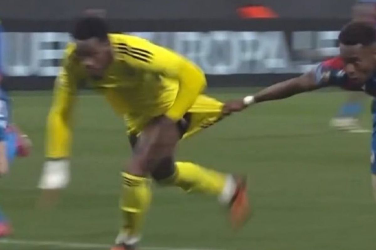 Fenerbahçe, Avrupa Ligi'nde konuk olduğu Viktoria Plzen ile berabere kaldı, uzatmalardaki penaltı pozisyonu maça damga vurdu