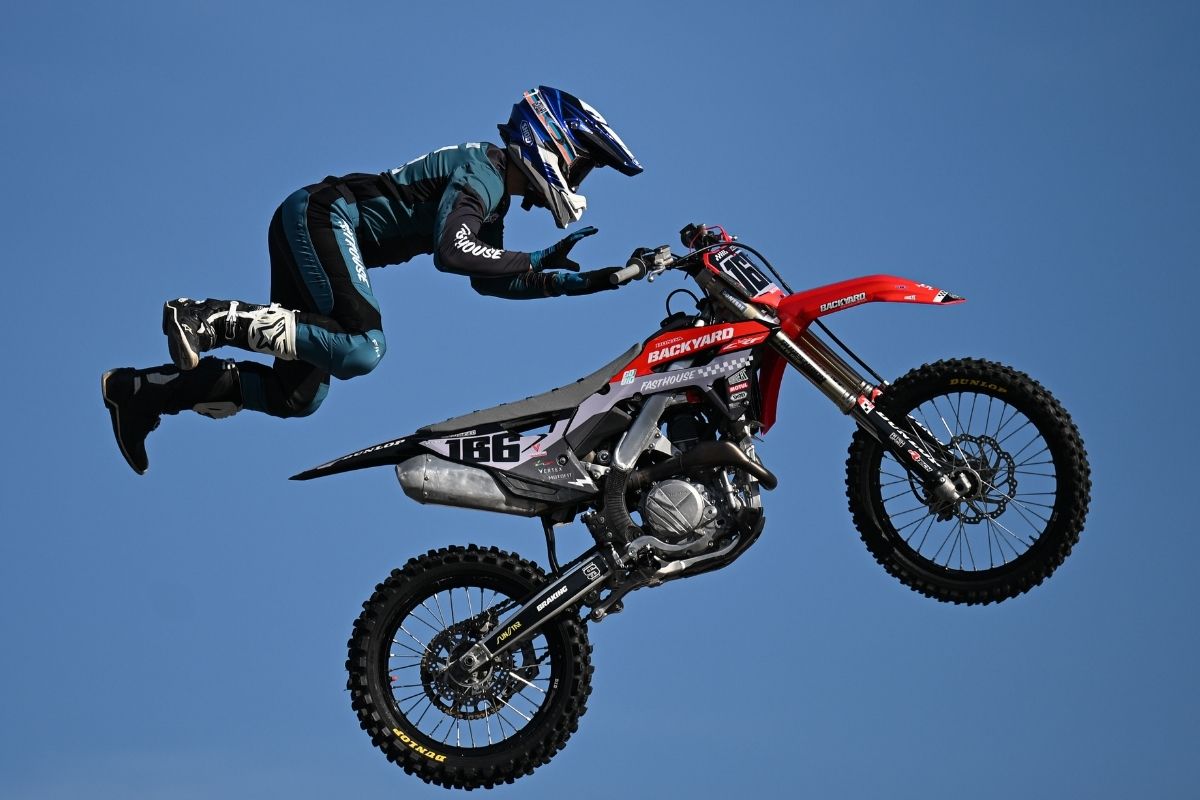 İtalya'da EICMA 2025 kapsamında serbest stil motokros gösterileri yapıldı