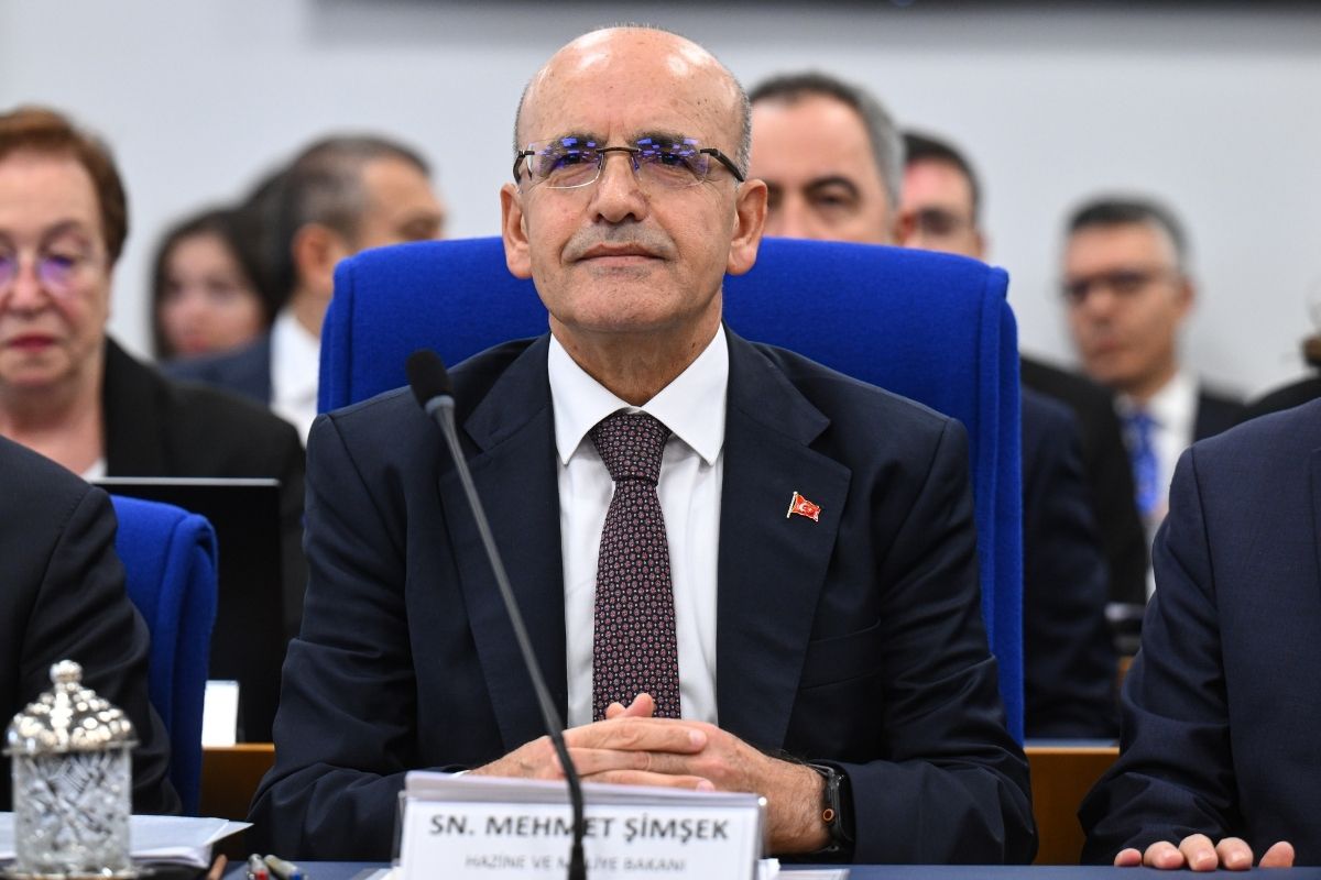 Hazine ve Maliye Bakanı Şimşek, Plan ve Bütçe Komisyonu'nda milletvekillerinin sorularını yanıtladı, 'Benden burjuva sermayeci çıkartamazsınız' dedi