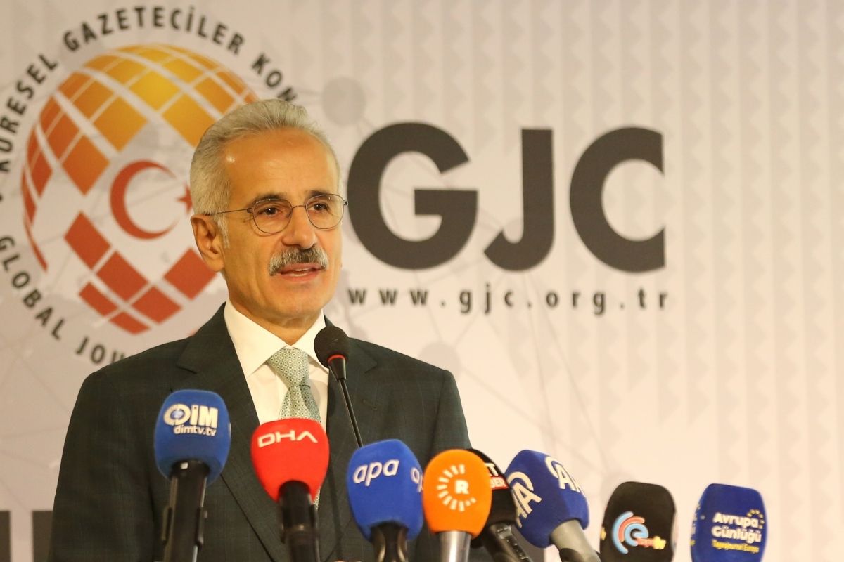 Bakan Uraloğlu'ndan '5G ile iletişim hızımız 10 kat artacak' açıklaması