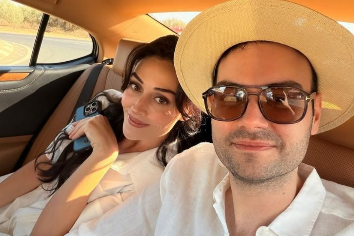 Ünlü oyuncu Esra Bilgiç, Faruk Sabancı ile Fas tatilinde aşk dolu karelerini paylaştı