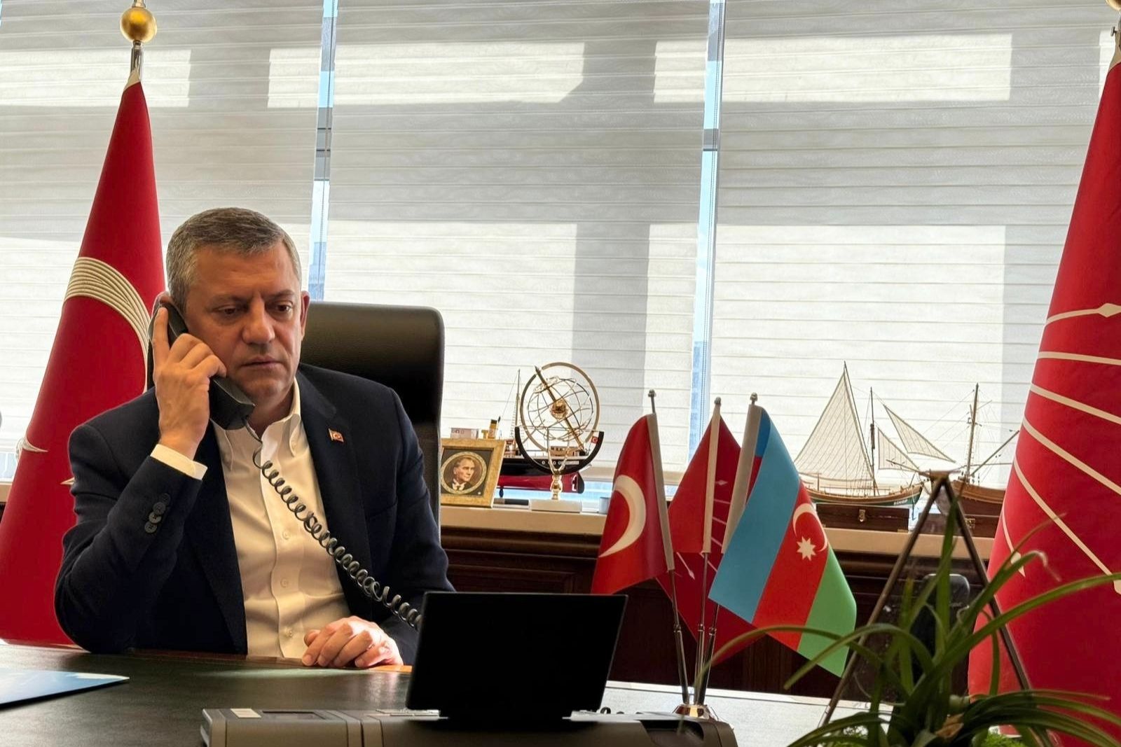 CHP Lideri Özgür Özel, Azerbaycan Cumhurbaşkanı İlham Aliyev ile telefonda görüştü