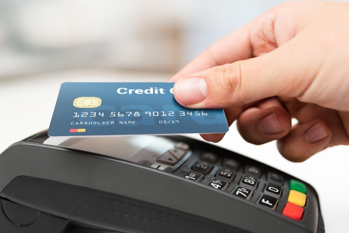 Artvin Hopa’da kapıda ödeme sonrası kredi kartından 85 bin TL çekilen esnafın mağduriyeti banka tarafından giderildi