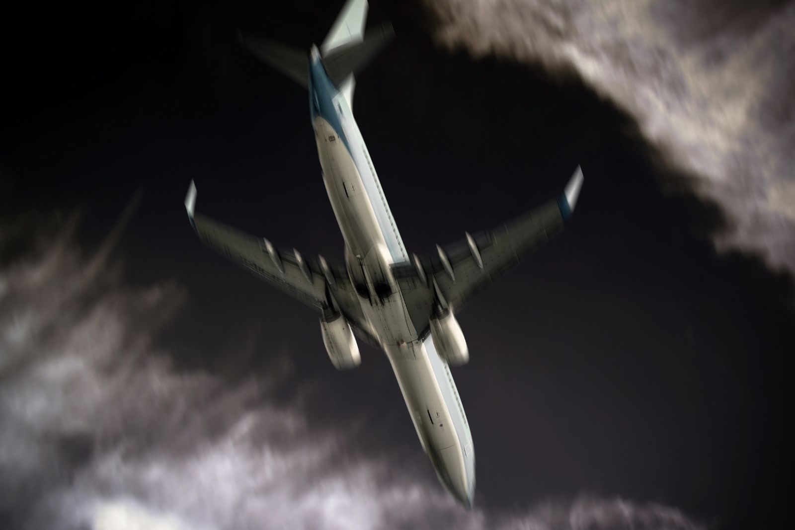 İstanbul Tokat seferini yapan THY uçağı fırtınaya tutuldu Samsun'a indi