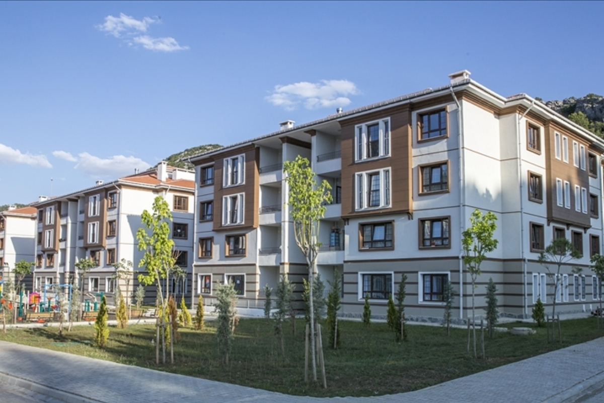 Türkiye genelinde 500 bin sosyal konut için başvurular başladı, e-Devlet ve banka şubeleri üzerinden adım adım başvuru süreci uygulamaya konuldu