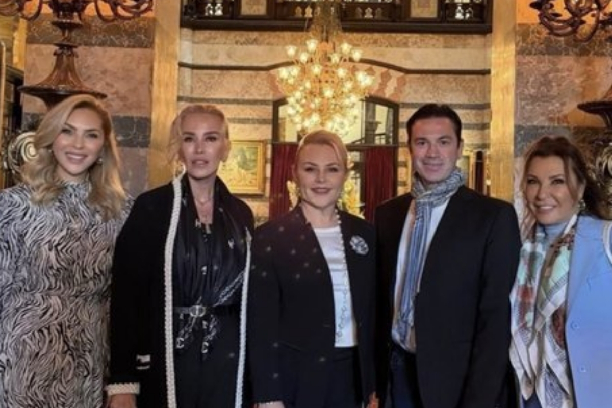 Demet Sabancı Çetindoğan Pera Palace’ta ünlü tenor Mario Frangoulis ile unutulmaz bir akşamda buluştu