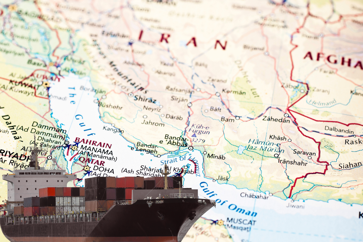 İran Hürmüz Boğazı'nda ticari gemiye el koydu