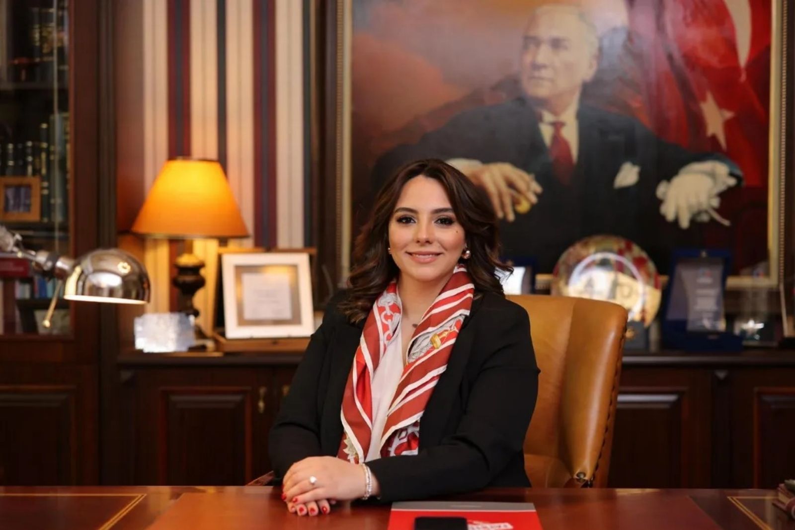 Genç Yönetici ve İş İnsanları Derneği'nde genç patronlara SAT komandolu karar dersi