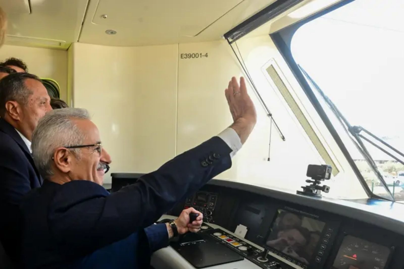 Ulaştırma ve Altyapı Bakanı Abdulkadir Uraloğlu'nun duyurusuna göre milli banliyö treninin dördüncü seti rayda