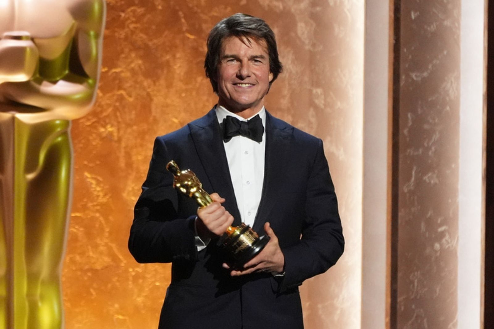 Oscar Onur Ödülleri dün gece sahiplerini buldu, Tom Cruise ilk Oscar'ını aldı