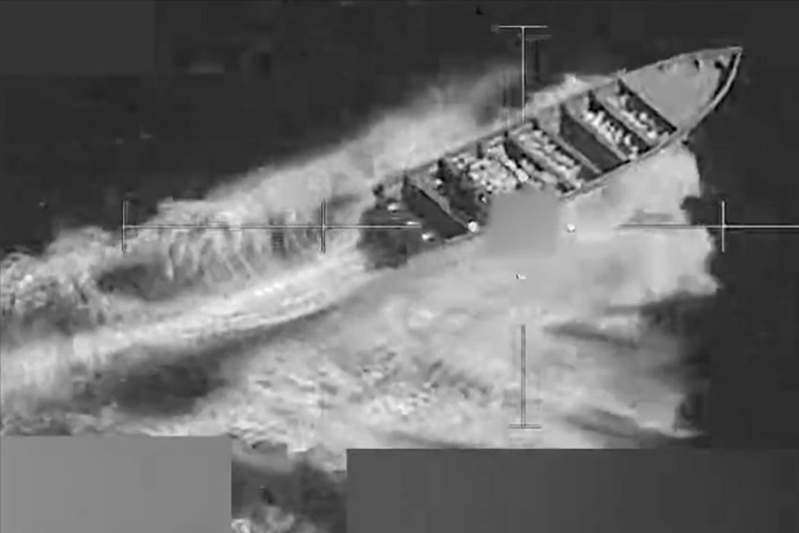 ABD, Doğu Pasifik'te uyuşturucu yüklü olduğu öne sürülen teknenin vurulduğunu açıkladı