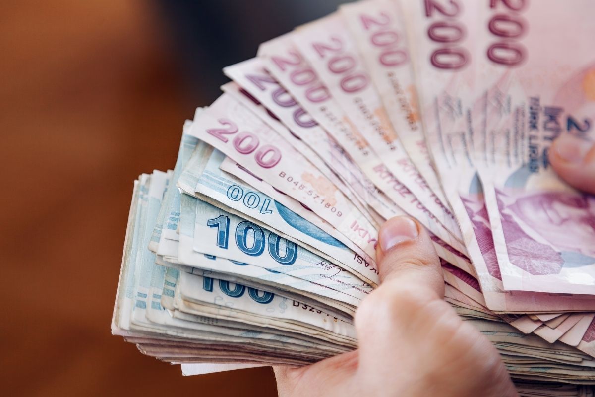 Bankada 1 milyon lira veya üzeri parası olanların sayısı 1,5 ayda 729 bin kişi arttı