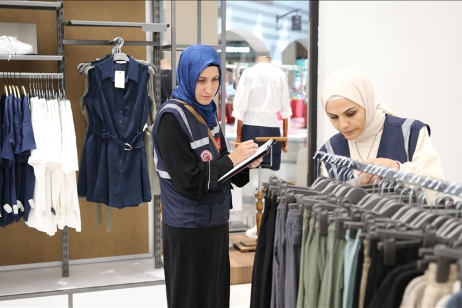 Kasım ayı indiriminde büyük bazı markaların yüzde 80 oyunu mercek altında