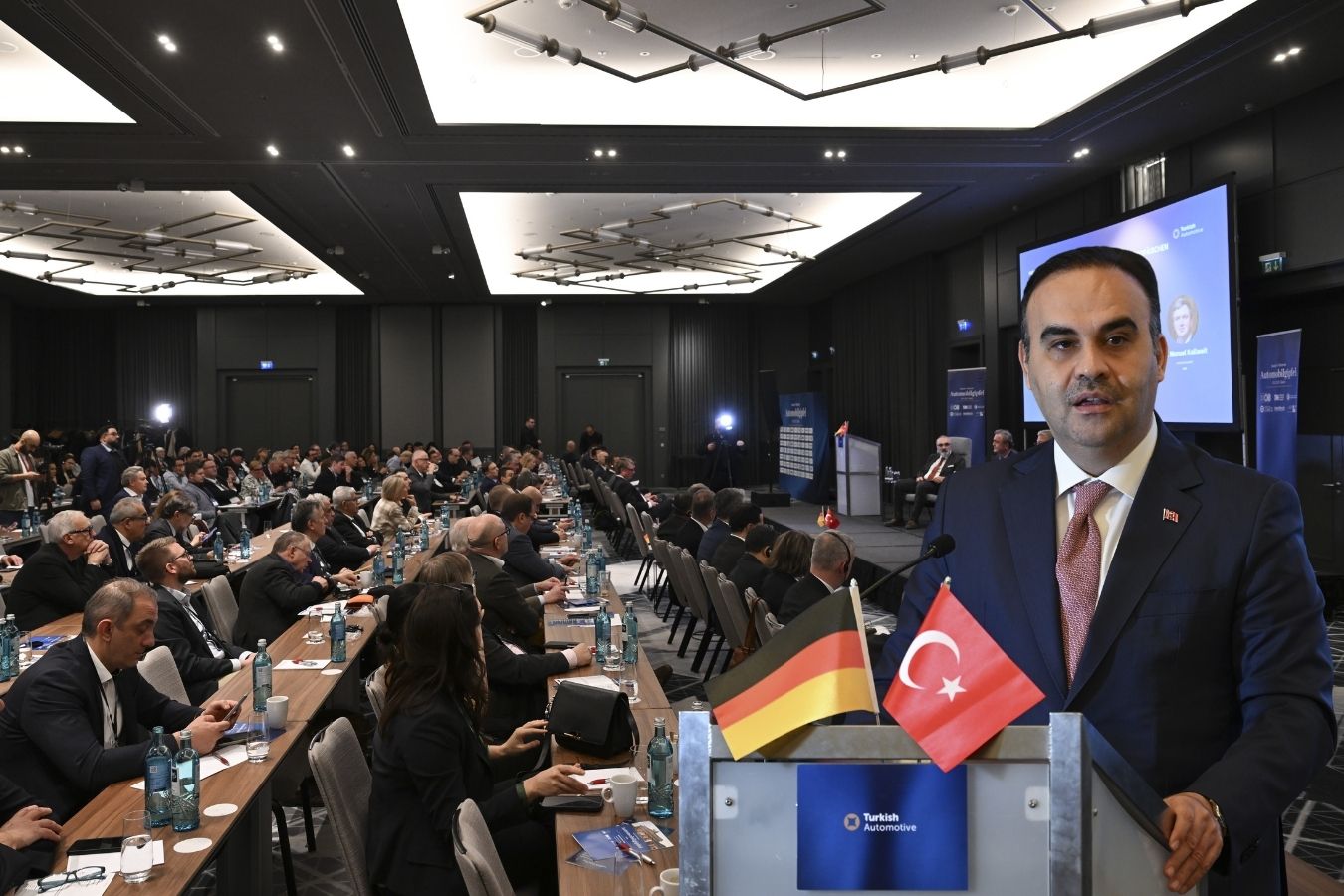 Sanayi ve Teknoloji Bakanı Mehmet Fatih Kacır'dan Alman otomotiv şirketlerine Türkiye'ye yatırım çağrısı