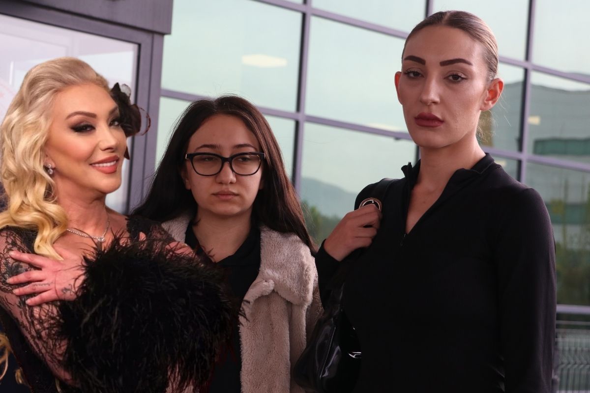 Güllü adıyla tanınan sanatçı Gül Tut'un ölümüyle ilgili kızı ve arkadaşı uyuşturucu madde testi için örnek verdi