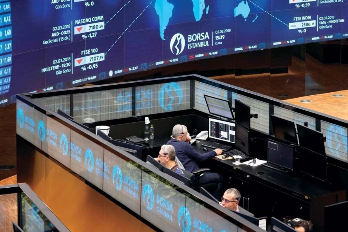 Küresel piyasalarda pozitif seyir izlenirken BIST 100 endeksi haftanın ilk gününde değer kaybetti