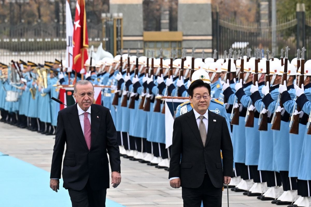 Cumhurbaşkanı Erdoğan, Güney Kore Devlet Başkanı Lee'yi Külliye'de karşıladı