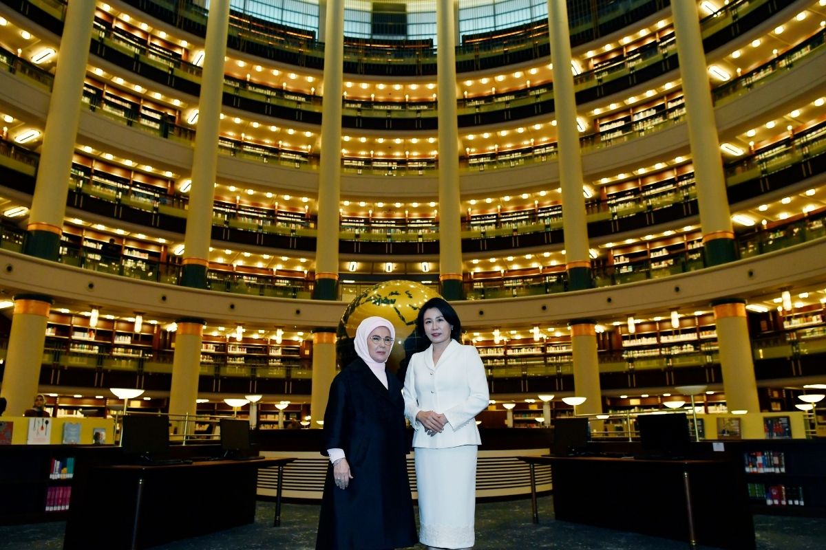 Emine Erdoğan, Güney Kore Fırst Lady'si Kim Hea Kyung ile Millet Kütüphanesi'ni ziyaret etti