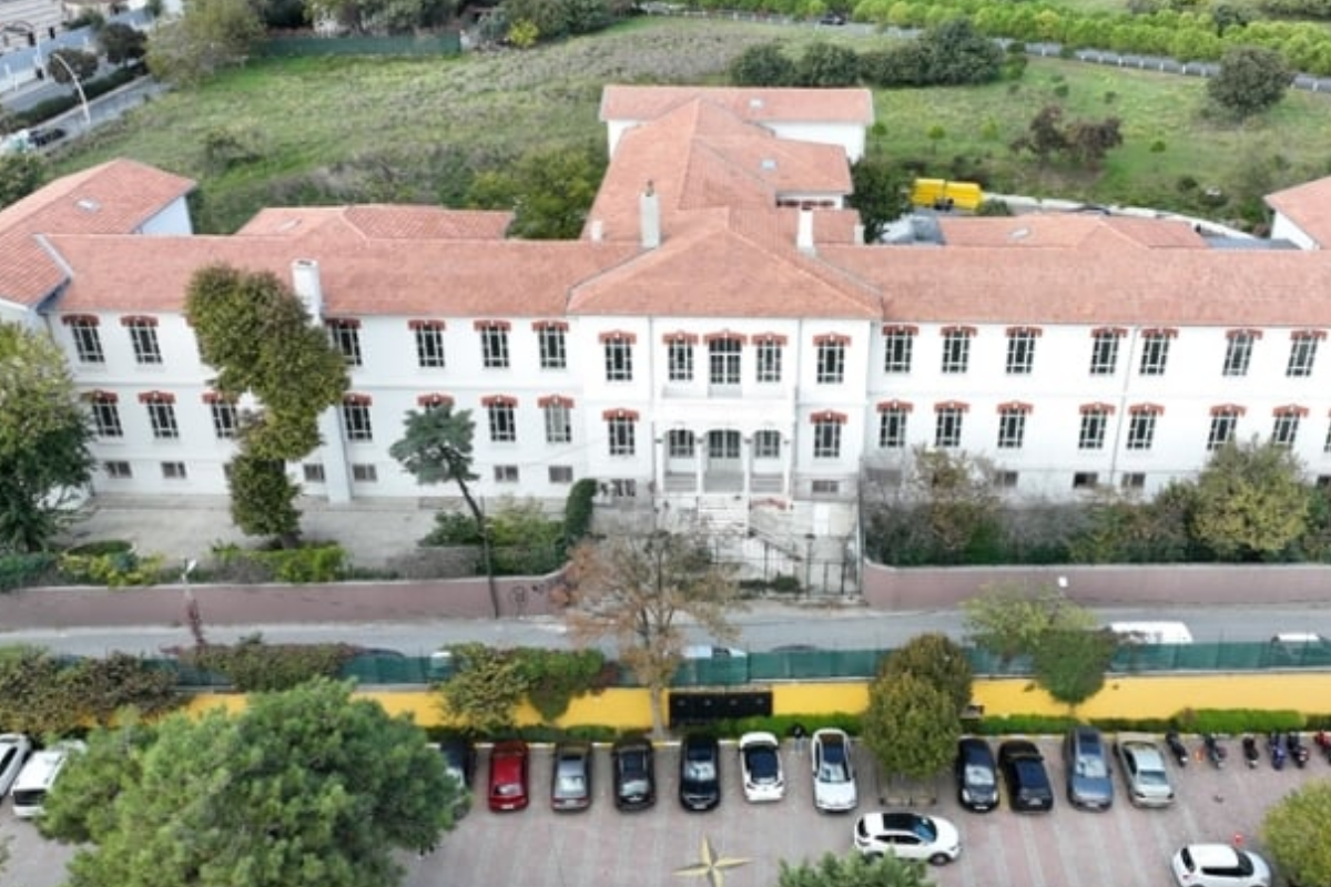 Balıklı Rum Hastanesi'nde 112 milyon liralık 'sahte reçete' vurgunu; biri profesör üç kişi tutuklandı