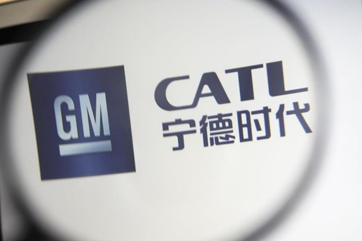 Çinli CATL ve Stellantis İspanya’da 4,1 milyar euroluk pil tesisi kuruyor