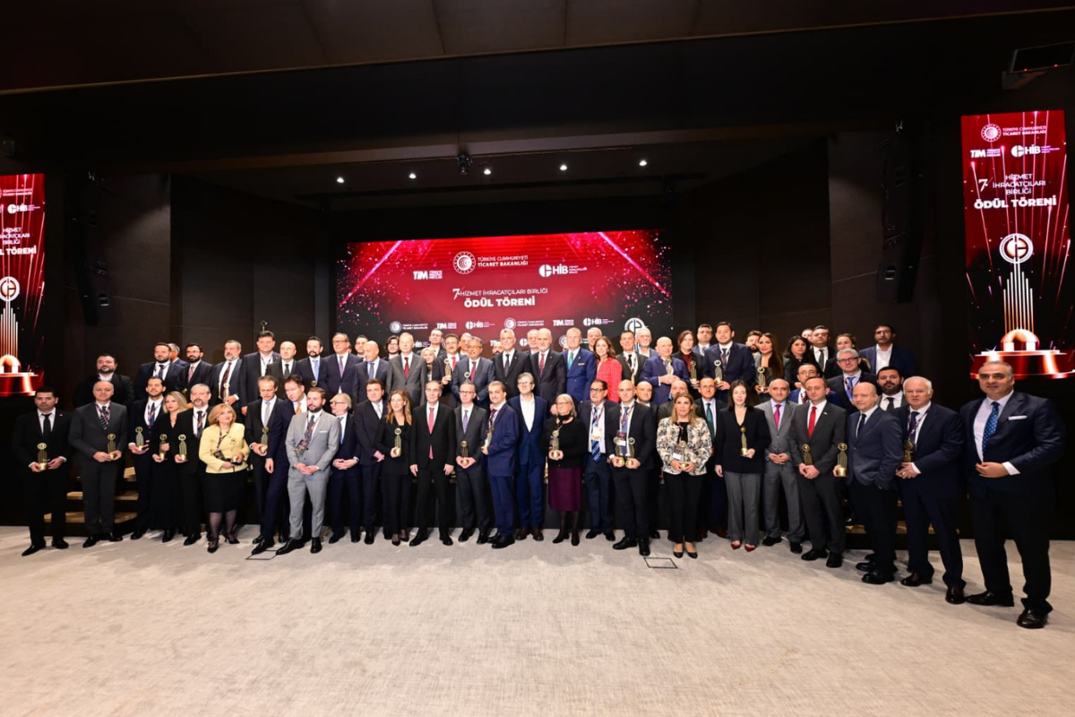 Hizmet ihracatının şampiyonları ödüllendirildi, TİM Başkanı Mustafa Gültepe hizmet ihracatı tutarının 115 milyar doların üzerine çıktığını açıkladı