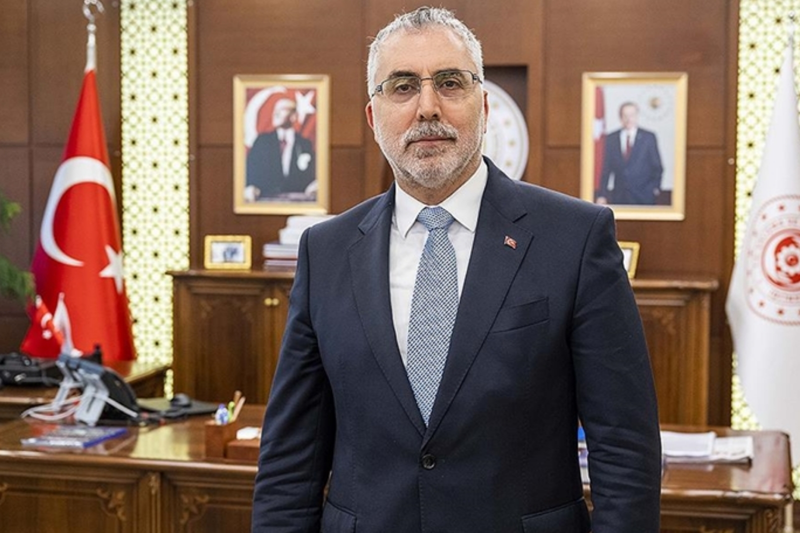 Çalışma ve Sosyal Güvenlik Bakanı Vedat Işıkhan açıkladı, işsizlik 30 aydır tek hanelerde