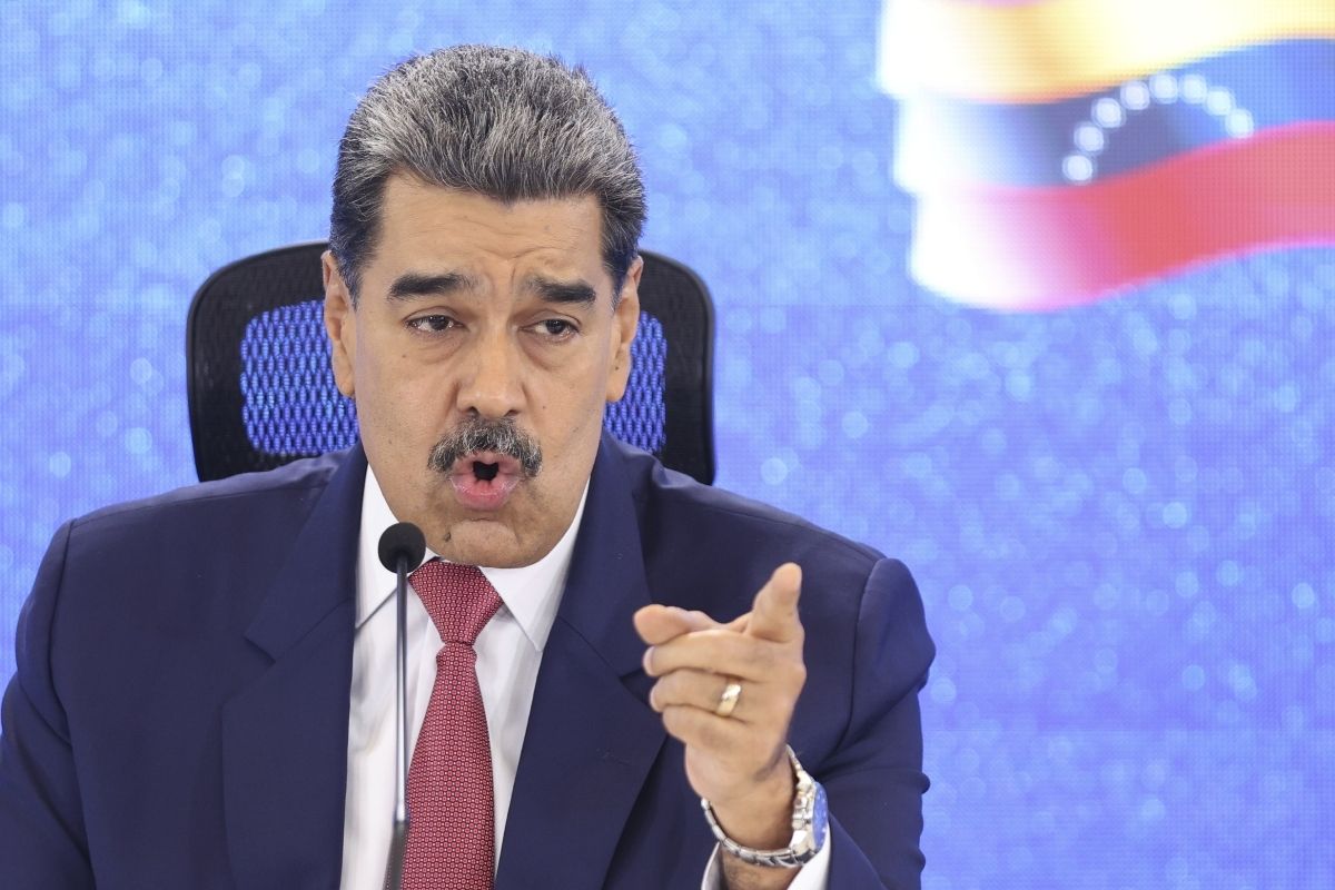 Venezuela lideri Maduro, ABD'nin olası saldırısına karşı Hava Kuvvetlerine hazır olmaları talimatı verdi