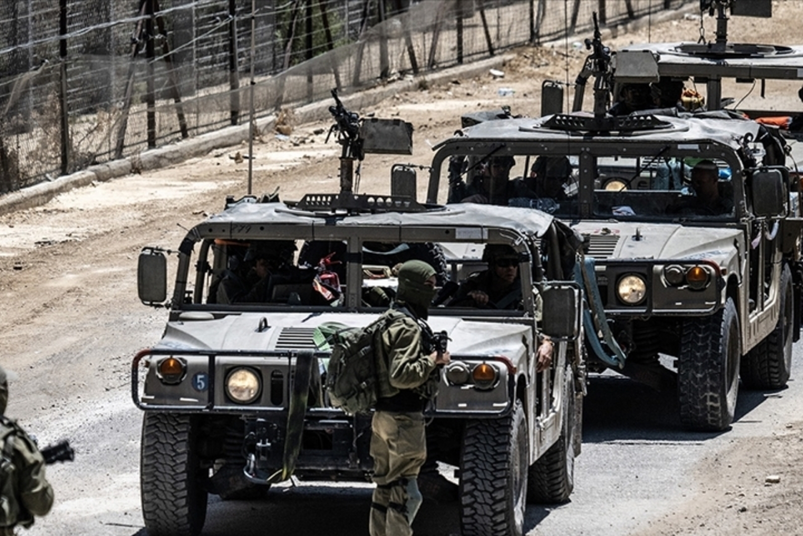 İsrailli komandolardan Suriye'de nokta operasyonunda 13 kişi öldü