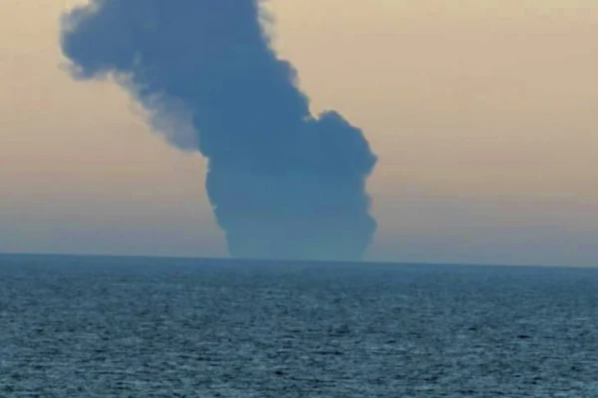 Karadeniz'de iki gemiye saldırı; KAIROS'taki yangın söndürüldü