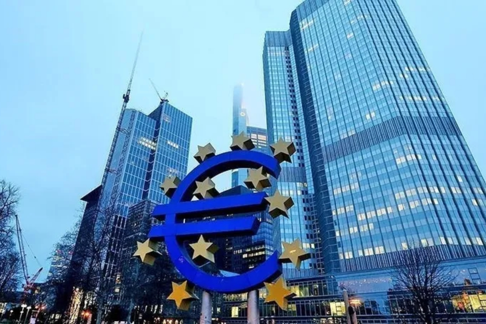 Euro Bölgesi'nde imalat sanayi PMI kasım ayında 50'nin altına geriledi