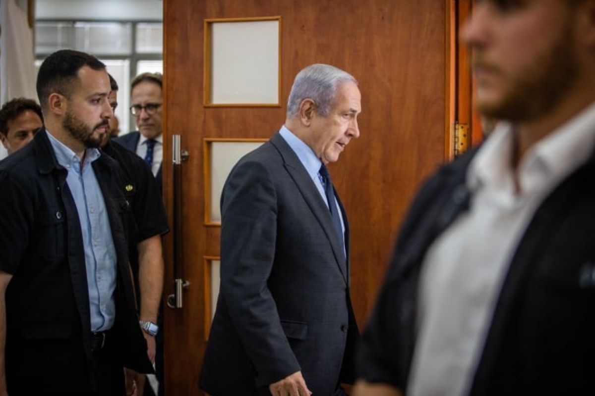 İsrail Başbakanı Netanyahu, af talebinin ardından ilk kez hakim karşısına çıktı