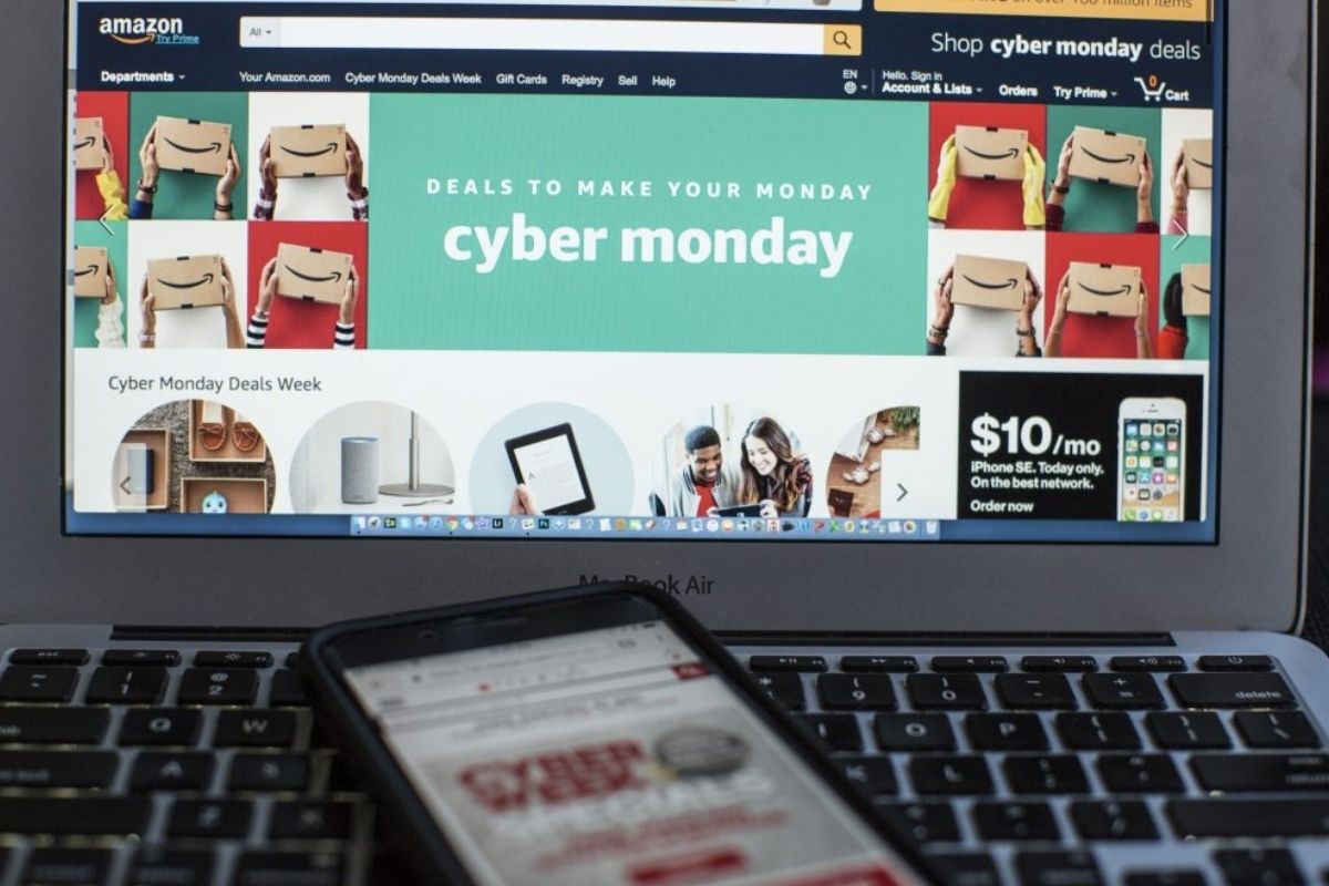 ABD'de tüketiciler 5 günde 44 milyar dolardan fazla harcadı