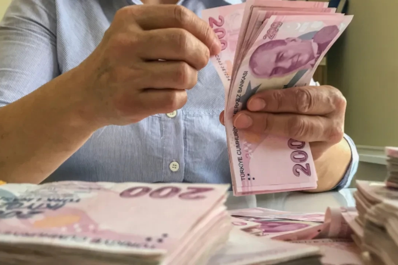 Bireysel Emeklilik Sistemi'nde tarihi rekor, fon büyüklüğü 2 trilyon TL'yi aştı