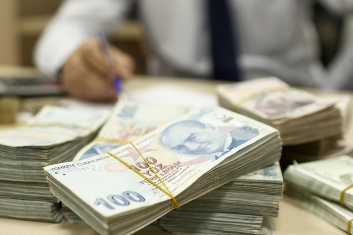 Bankacılık sektörünün toplam mevduatı bir haftada 490 milyar lira artarak 27,2 trilyon liraya yükseldi