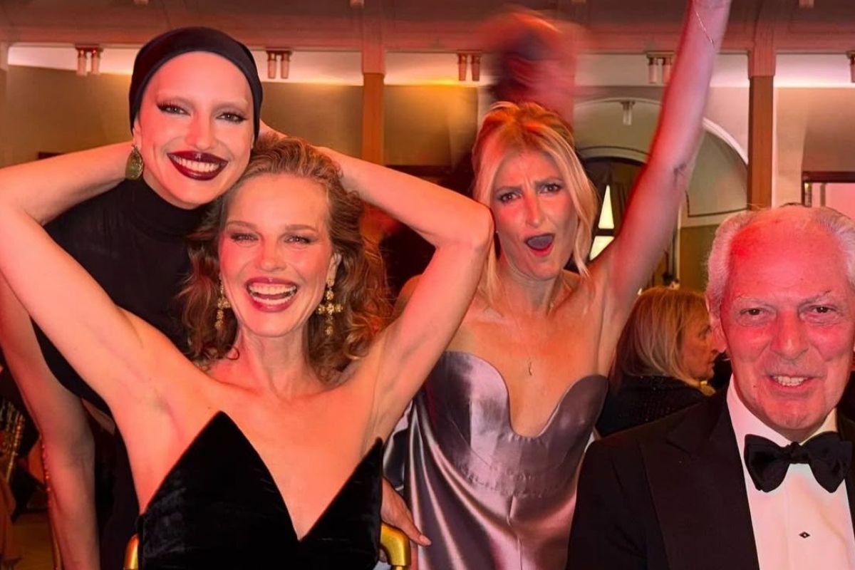 Çek model Tereza Maxova Türkiye’nin güzelliklerine hayran kaldı ve dünyaca ünlü arkadaşlarını Kaplankaya’daki evine davet etti