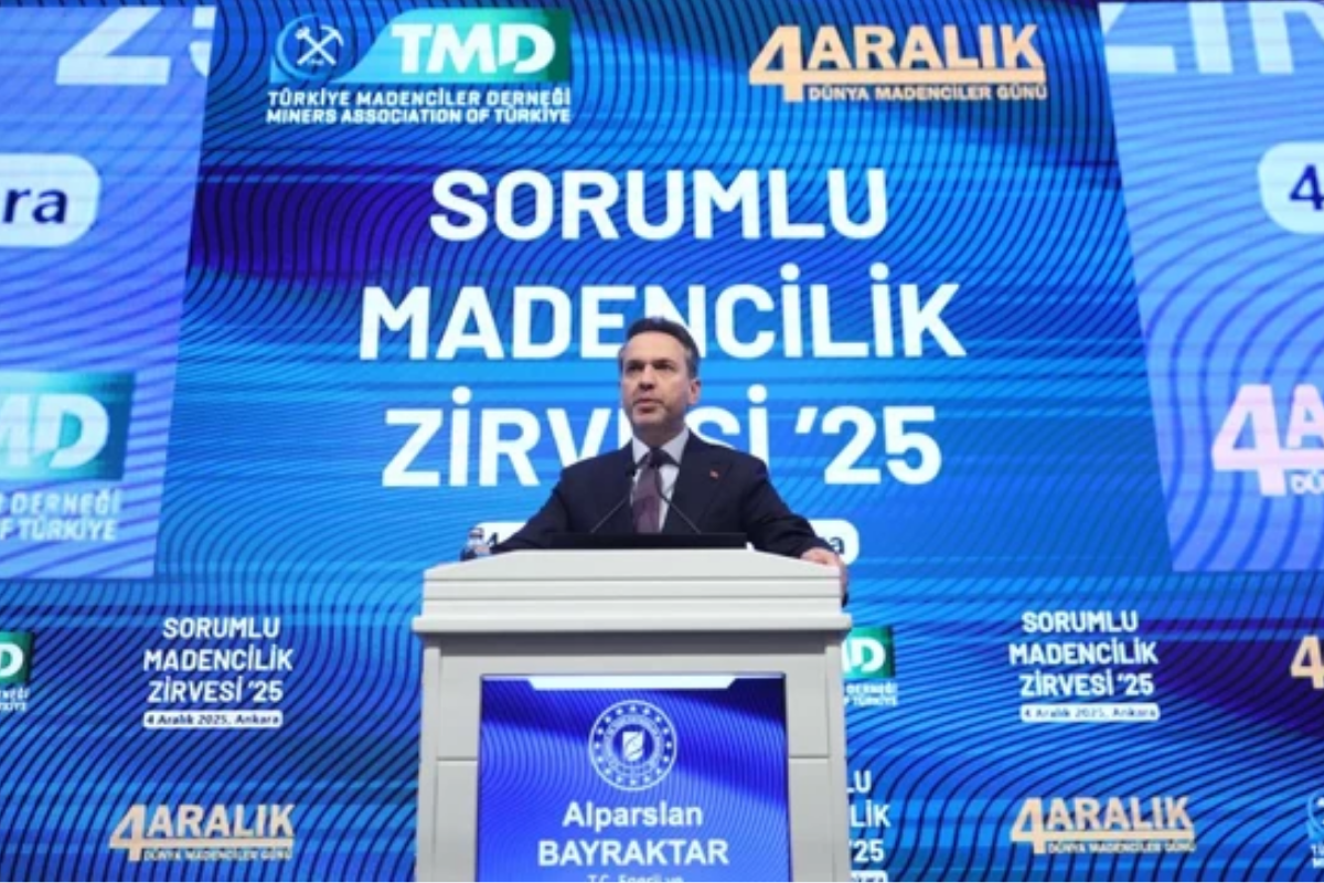 Enerji ve Tabii Kaynaklar Bakanı Alparslan Bayraktar, Türkiye Madenciler Derneği Zirvesi'nde söz verdi