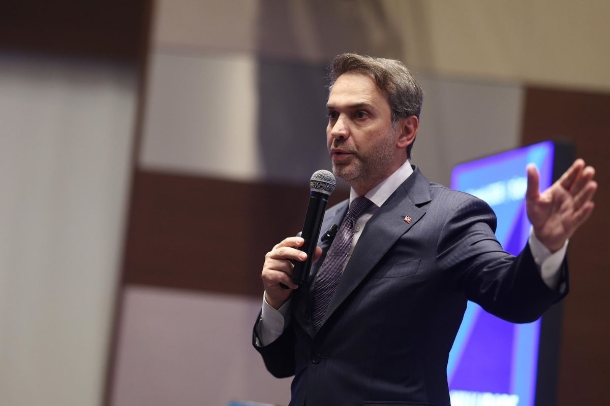 Enerji Bakanı Alparslan Bayraktar, Karadeniz'de yeni keşifler için beş altı sondaj yapacaklarını söyledi