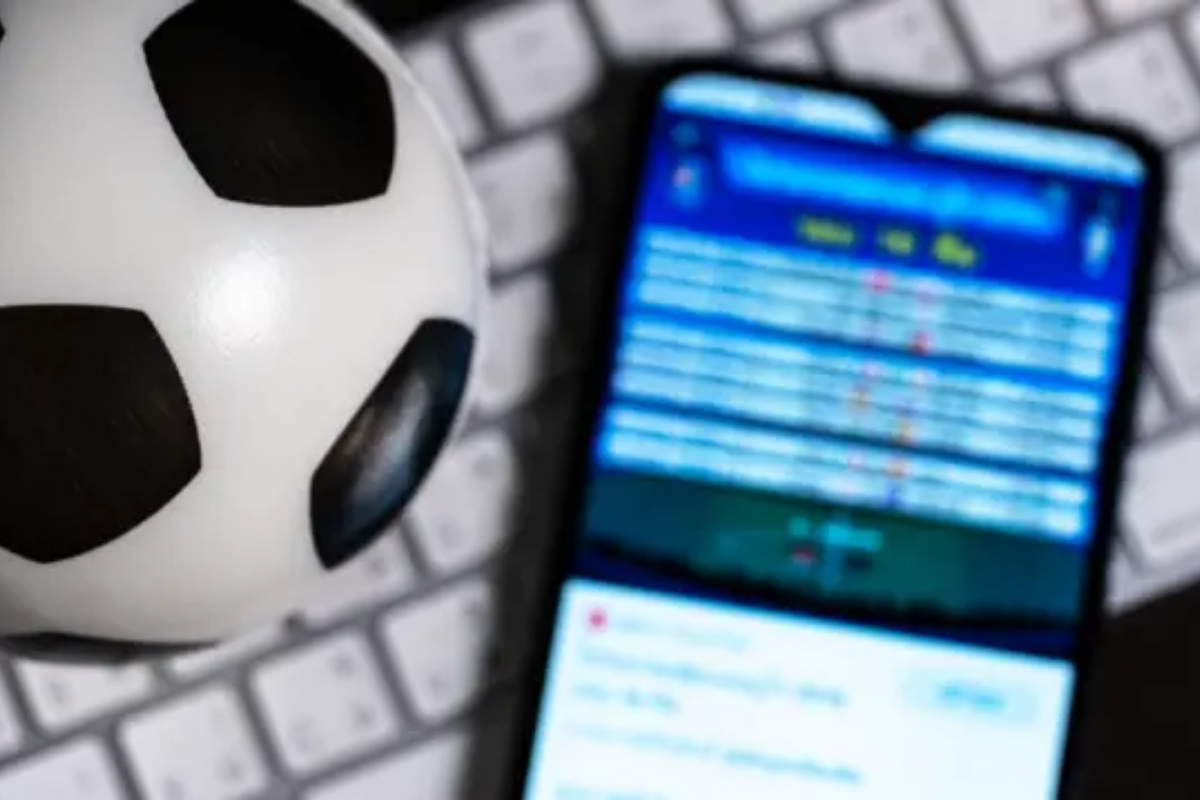 Futbolda bahis iddialarına operasyon; çok sayıda futbolcu ve kulüp yöneticisi gözaltına alındı