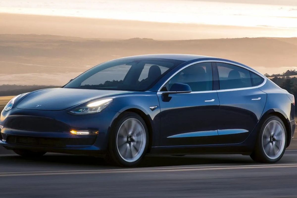 Çin rekabetinden sıkışan Tesla, Avrupa'da ucuz maliyetli Model 3 ile toparlanma peşinde