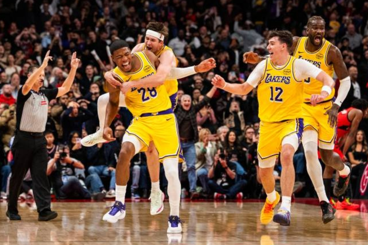 LeBron James’in 1297 maçlık çift haneli sayı serisi Toronto deplasmanında sona erdi