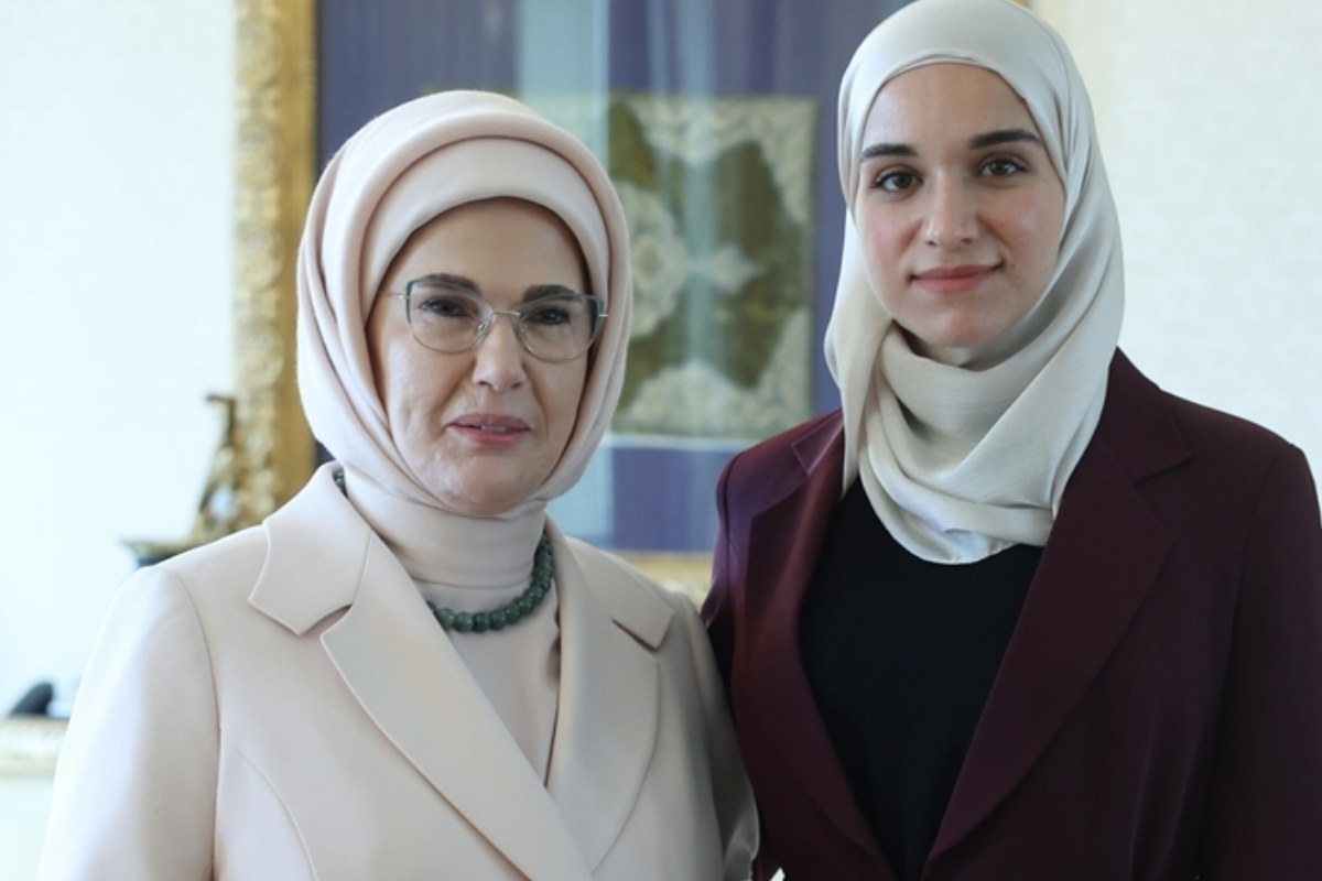 Emine Erdoğan, Suriye Cumhurbaşkanı Şara'nın eşi Latife El Durubi ile görüştü