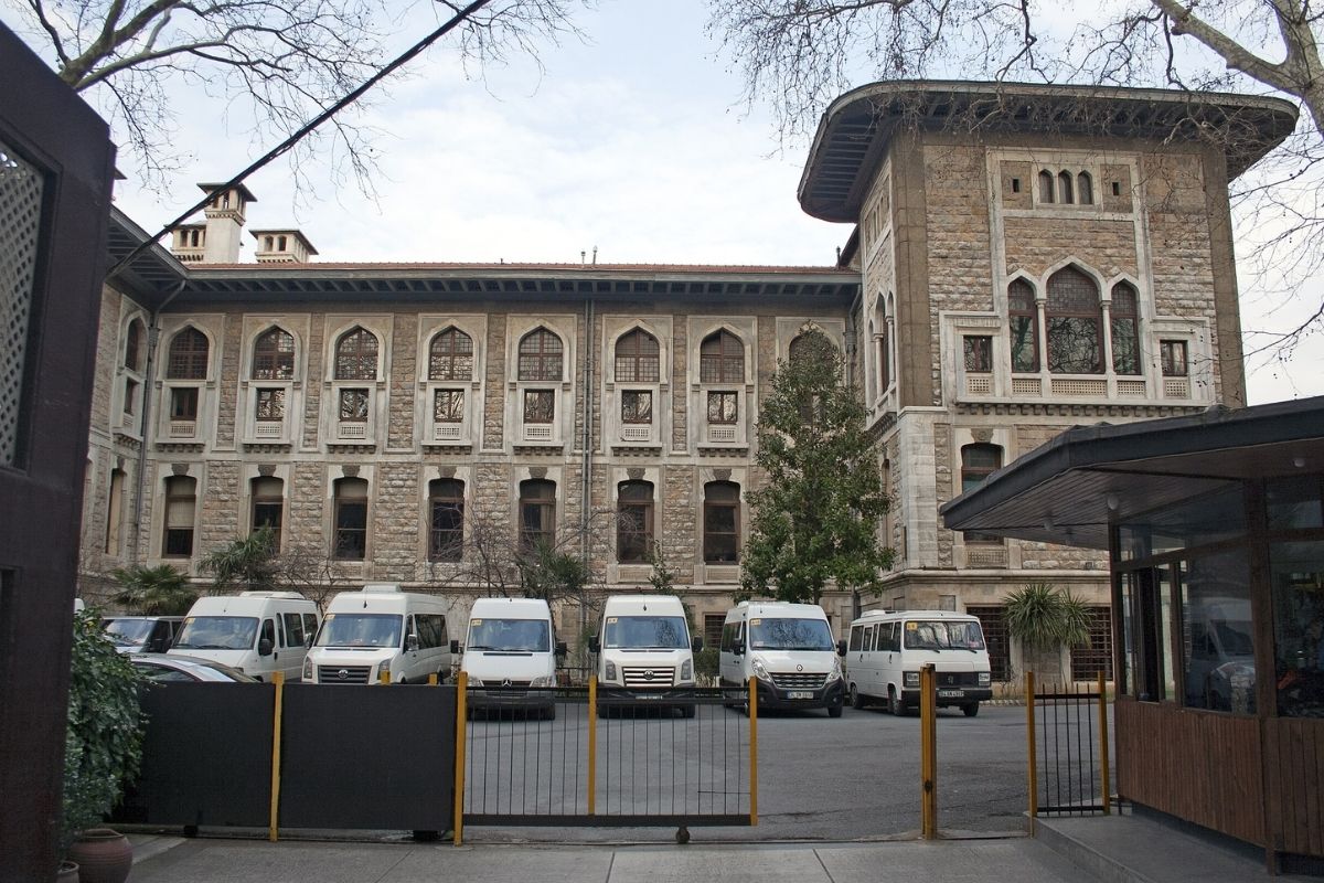 İstanbul İl Milli Eğitim Müdürlüğü, İstanbul Erkek Lisesi'nin pansiyonundaki kavgayla ilgili açıklama yaptı