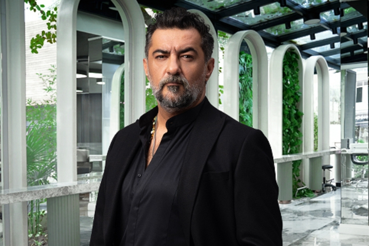 Ünlü oyuncu Celil Nalçakan yaşadığı trafik kazasının detaylarını sosyal medya hesabından paylaştı