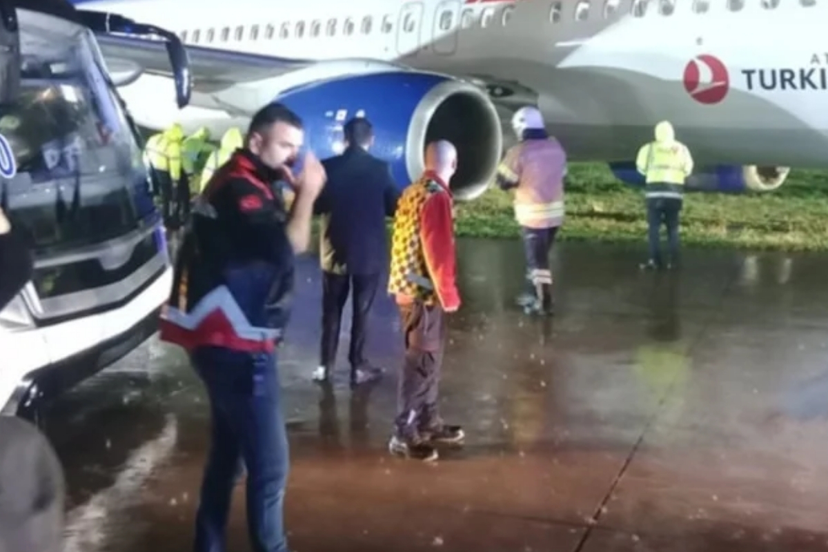 AJet’in Pristine–İstanbul seferini tamamlayan uçak inişte pistten çıktı ve olayın ardından soruşturma başlatıldı