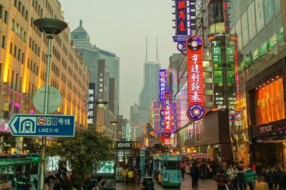 Şi Cinping yönetimi ekonomik belirsizliklere karşı 2026 için daha gevşek para politikası sinyali veriyor