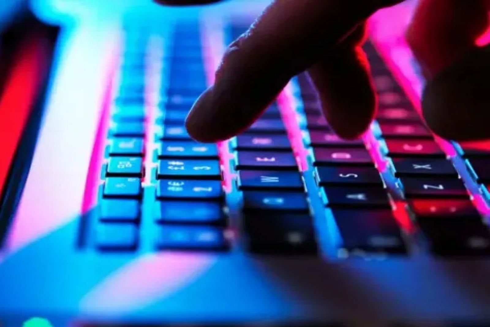 İstanbul merkezli 2 milyar TL'lik yasadışı bahis çetesi çökertildi