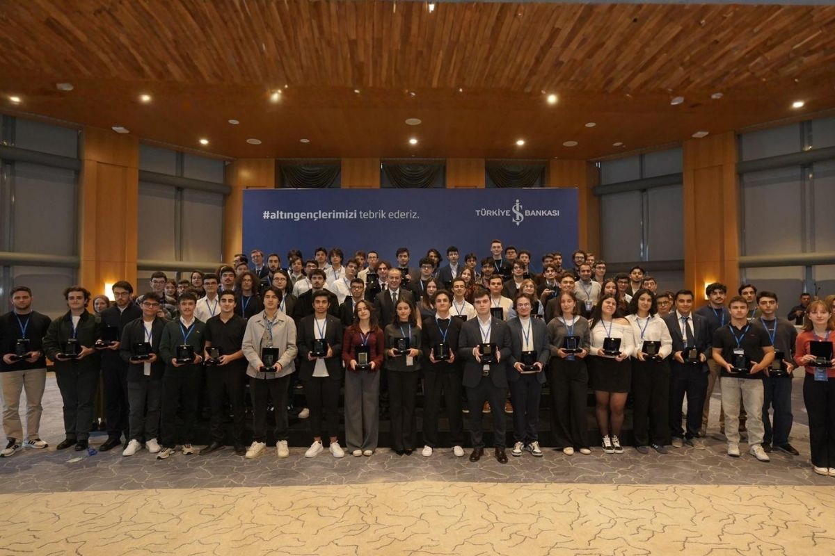 İş Bankası’nın ‘Altın Gençler’ geleneği 54’üncü yılında da üstün başarıyı ödüllendirdi